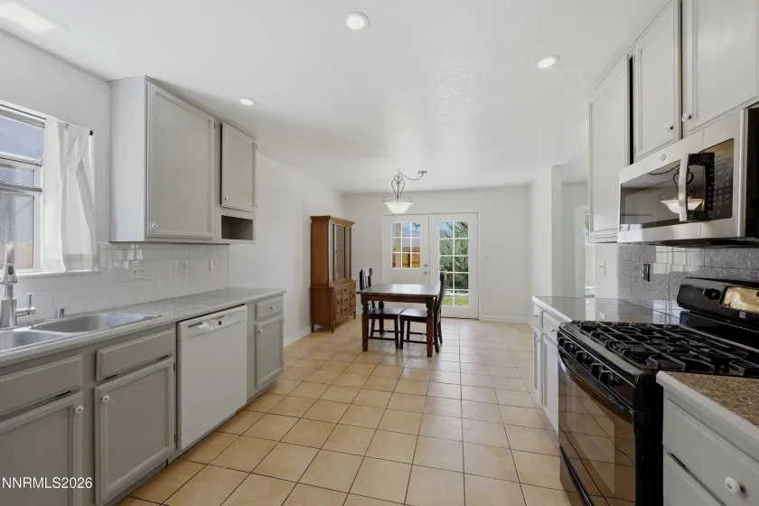 247 Woodlake, Dayton, Nevada 89403, 3 Bedrooms Bedrooms, ,2 BathroomsBathrooms,Residential,Residential,Woodlake,0,260008285
