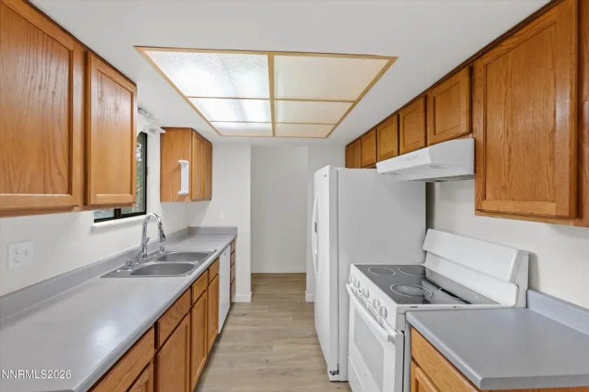 1855 Severn, Reno, Nevada 89503, 4 Bedrooms Bedrooms, ,2 BathroomsBathrooms,Residential,Residential,Severn,0,260008293