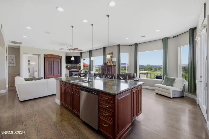 2904 Oxley, Sparks, Nevada 89436, 5 Bedrooms Bedrooms, ,3 BathroomsBathrooms,Residential,Residential,Oxley,0,260008295