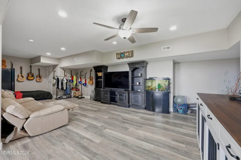 2904 Oxley, Sparks, Nevada 89436, 5 Bedrooms Bedrooms, ,3 BathroomsBathrooms,Residential,Residential,Oxley,0,260008295
