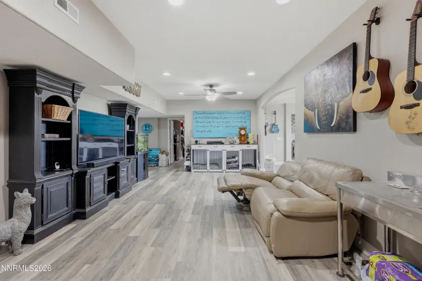 2904 Oxley, Sparks, Nevada 89436, 5 Bedrooms Bedrooms, ,3 BathroomsBathrooms,Residential,Residential,Oxley,0,260008295