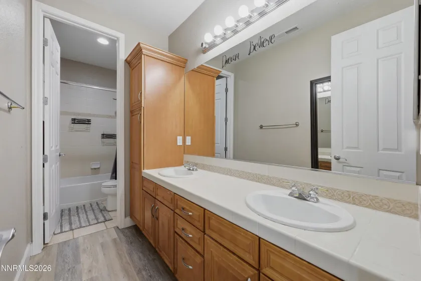 2904 Oxley, Sparks, Nevada 89436, 5 Bedrooms Bedrooms, ,3 BathroomsBathrooms,Residential,Residential,Oxley,0,260008295