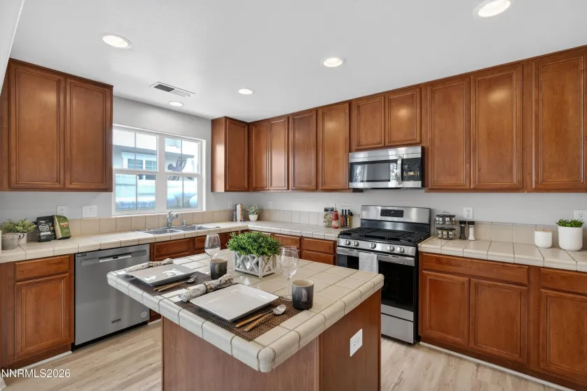 1630 Spring Hill, Reno, Nevada 89523, 4 Bedrooms Bedrooms, ,3 BathroomsBathrooms,Residential,Residential,Spring Hill,0,260001899