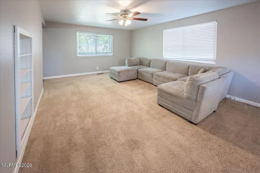 337 Gamble, Sparks, Nevada 89431, 4 Bedrooms Bedrooms, ,3 BathroomsBathrooms,Residential,Residential,Gamble,0,260008304