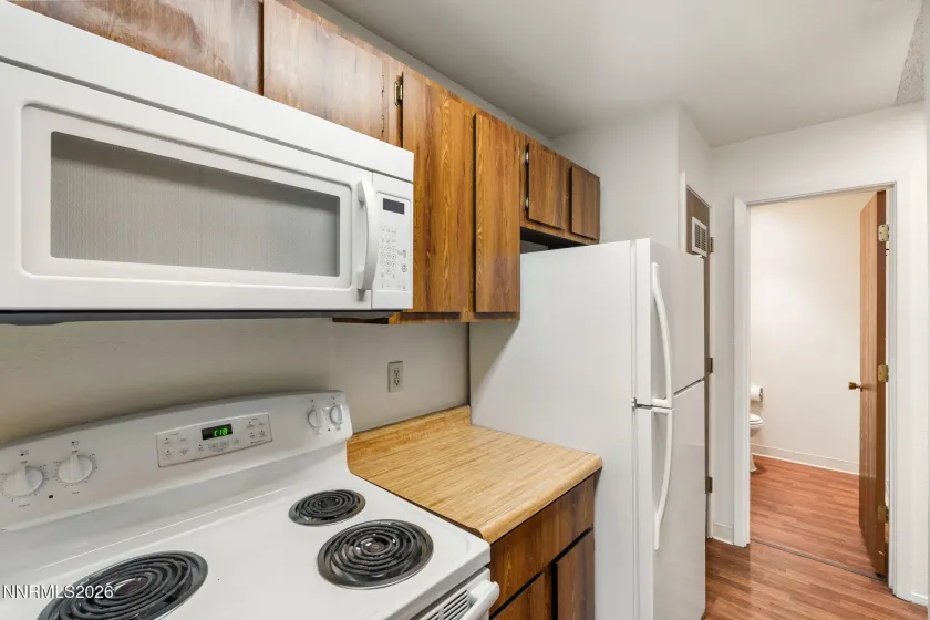 4516 Matich, Reno, Nevada 89502, 2 Bedrooms Bedrooms, ,3 BathroomsBathrooms,Residential,Residential,Matich,0,260008319