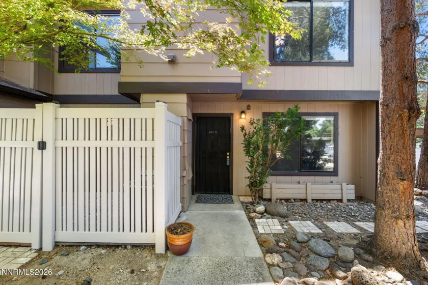 4516 Matich, Reno, Nevada 89502, 2 Bedrooms Bedrooms, ,3 BathroomsBathrooms,Residential,Residential,Matich,0,260008319