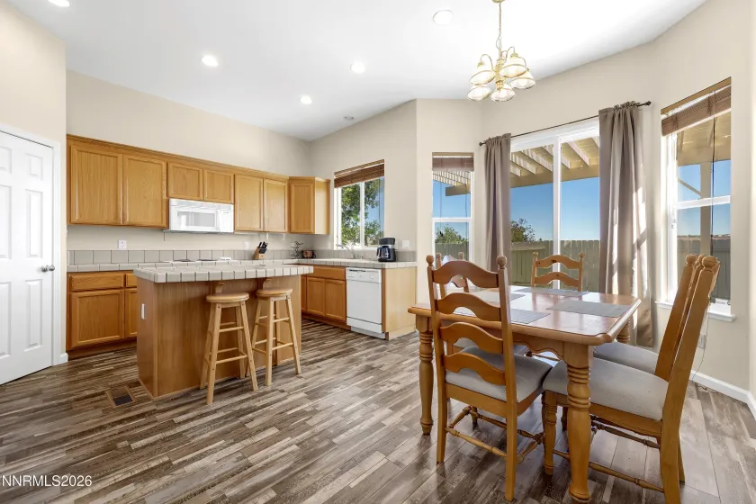1870 Almonte, Sparks, Nevada 89436, 4 Bedrooms Bedrooms, ,3 BathroomsBathrooms,Residential,Residential,Almonte,0,260008325
