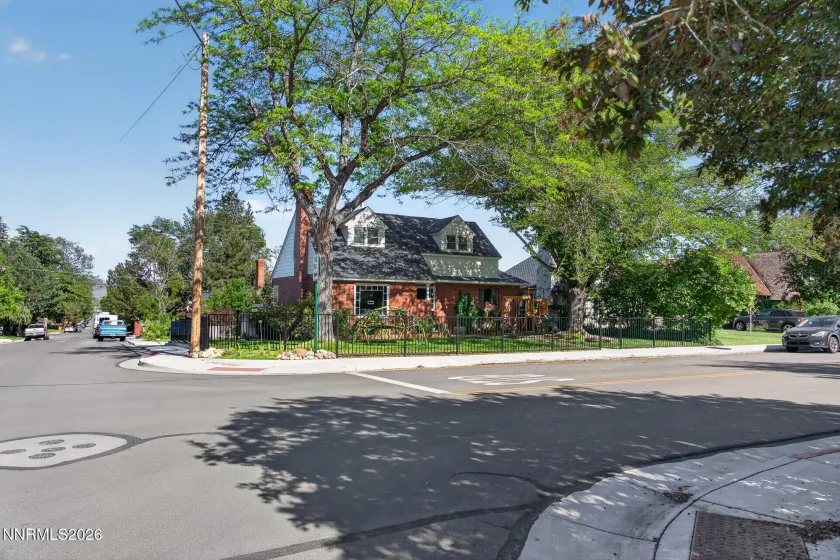 1310 Lander, Reno, Nevada 89509, 3 Bedrooms Bedrooms, ,2 BathroomsBathrooms,Residential,Residential,Lander,0,260006828