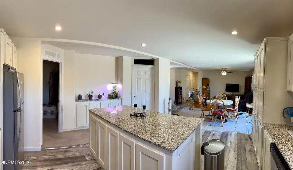 206 Sweetwater, Yerington, Nevada 89447, 3 Bedrooms Bedrooms, ,2 BathroomsBathrooms,Residential,Residential,Sweetwater,0,260008373