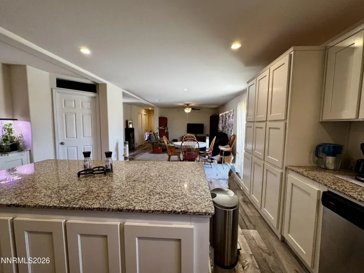 206 Sweetwater, Yerington, Nevada 89447, 3 Bedrooms Bedrooms, ,2 BathroomsBathrooms,Residential,Residential,Sweetwater,0,260008373