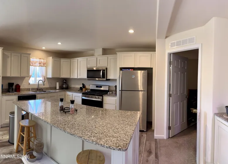 206 Sweetwater, Yerington, Nevada 89447, 3 Bedrooms Bedrooms, ,2 BathroomsBathrooms,Residential,Residential,Sweetwater,0,260008373