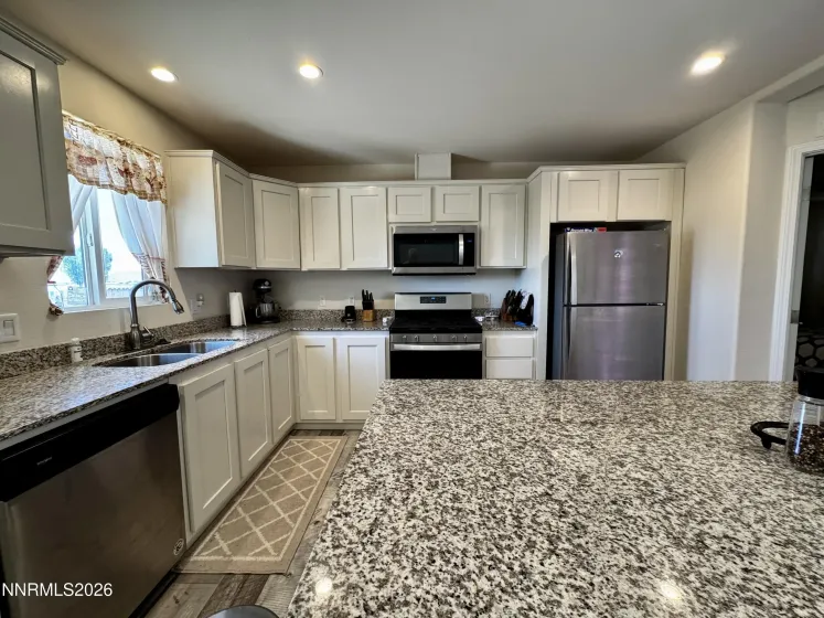 206 Sweetwater, Yerington, Nevada 89447, 3 Bedrooms Bedrooms, ,2 BathroomsBathrooms,Residential,Residential,Sweetwater,0,260008373