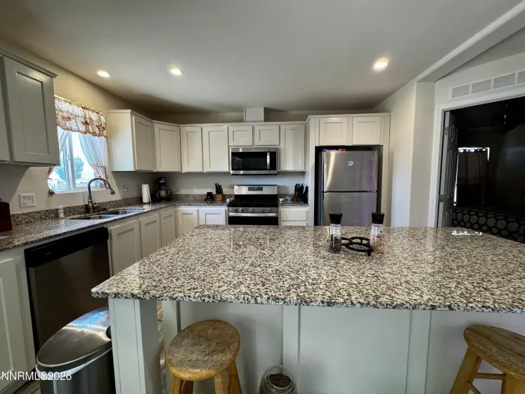 206 Sweetwater, Yerington, Nevada 89447, 3 Bedrooms Bedrooms, ,2 BathroomsBathrooms,Residential,Residential,Sweetwater,0,260008373