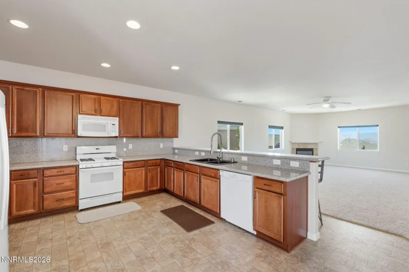 955 Demos, Reno, Nevada 89512, 4 Bedrooms Bedrooms, ,4 BathroomsBathrooms,Residential,Residential,Demos,0,260008377