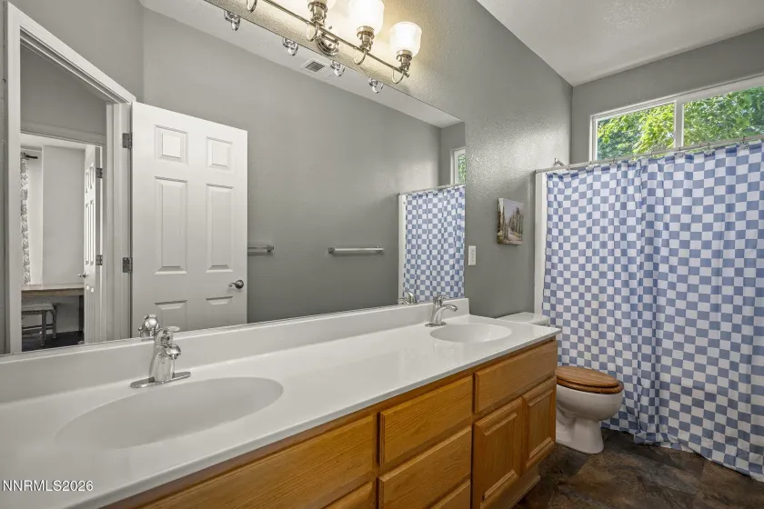 9629 Thunder Mountain, Reno, Nevada 89521, 4 Bedrooms Bedrooms, ,3 BathroomsBathrooms,Residential,Residential,Thunder Mountain,0,260008361