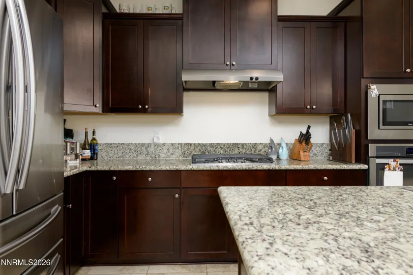 Granite Counters w/ Stainless Steel Appliances