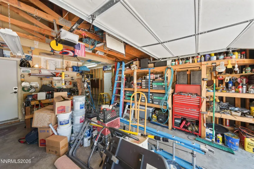 GARAGE