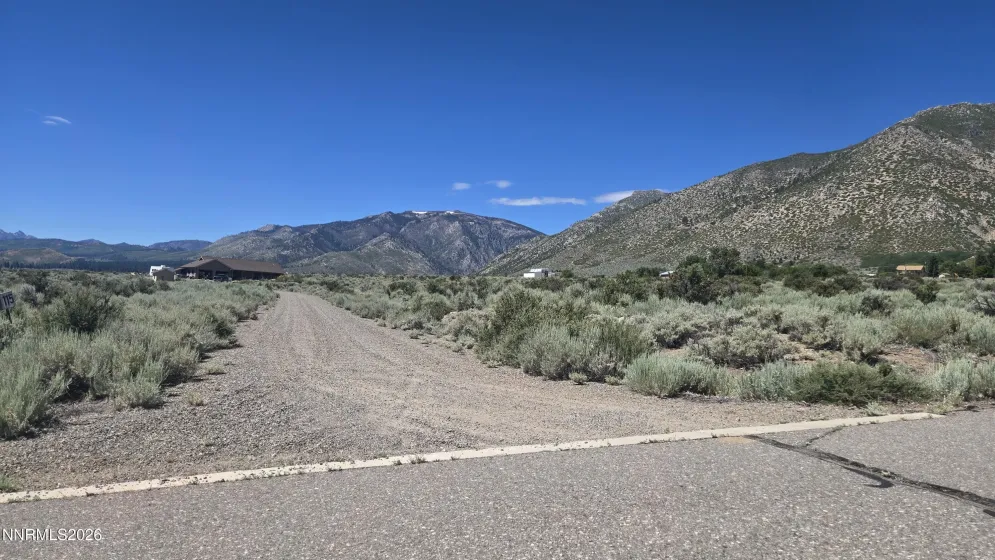 Gravel easement road off Sunrise Trail