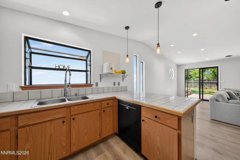 674 Bluerock, Gardnerville, Nevada 89460, 3 Bedrooms Bedrooms, ,2 BathroomsBathrooms,Residential,Residential,Bluerock,0,260008405
