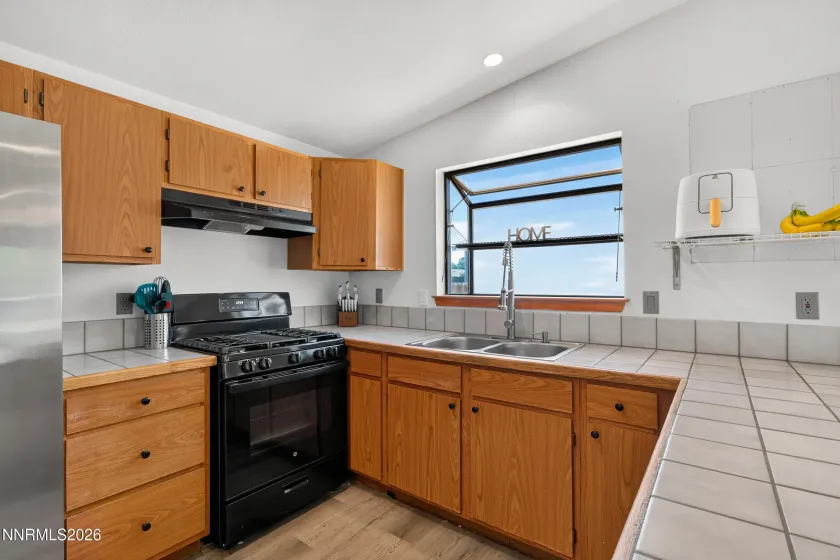 674 Bluerock, Gardnerville, Nevada 89460, 3 Bedrooms Bedrooms, ,2 BathroomsBathrooms,Residential,Residential,Bluerock,0,260008405