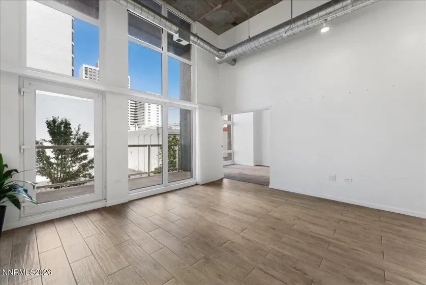 255 Sierra, Reno, Nevada 89501, 2 Bedrooms Bedrooms, ,2 BathroomsBathrooms,Residential,Residential,Sierra,0,260008411