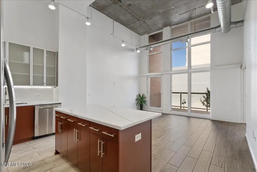 255 Sierra, Reno, Nevada 89501, 2 Bedrooms Bedrooms, ,2 BathroomsBathrooms,Residential,Residential,Sierra,0,260008411