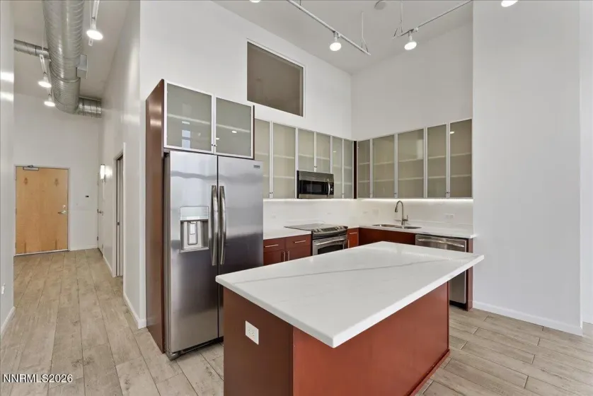 255 Sierra, Reno, Nevada 89501, 2 Bedrooms Bedrooms, ,2 BathroomsBathrooms,Residential,Residential,Sierra,0,260008411