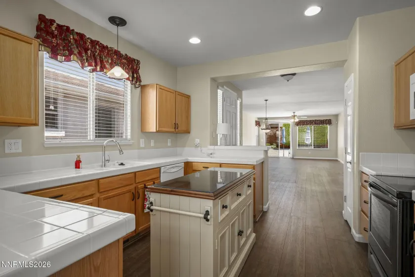 1380 Medolla, Sparks, Nevada 89434, 2 Bedrooms Bedrooms, ,2 BathroomsBathrooms,Residential,Residential,Medolla,0,260008418