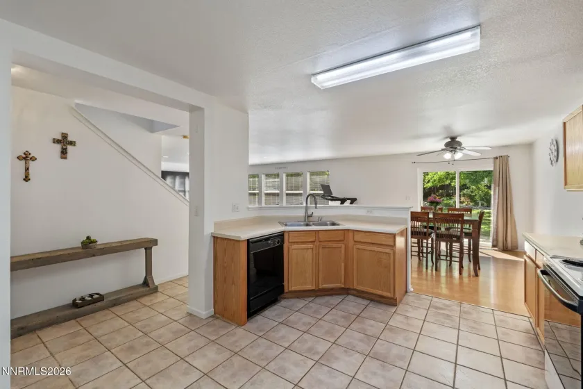 9490 Autumn Leaf, Reno, Nevada 89506, 3 Bedrooms Bedrooms, ,3 BathroomsBathrooms,Residential,Residential,Autumn Leaf,0,260008421