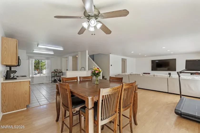 9490 Autumn Leaf, Reno, Nevada 89506, 3 Bedrooms Bedrooms, ,3 BathroomsBathrooms,Residential,Residential,Autumn Leaf,0,260008421