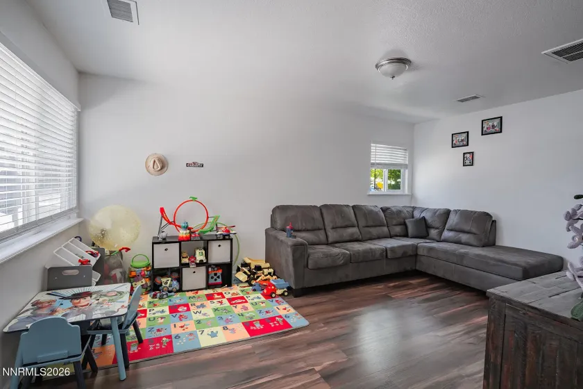 330 Broadway, Reno, Nevada 89502, 3 Bedrooms Bedrooms, ,3 BathroomsBathrooms,Residential Income,Residential,Broadway,0,260008423