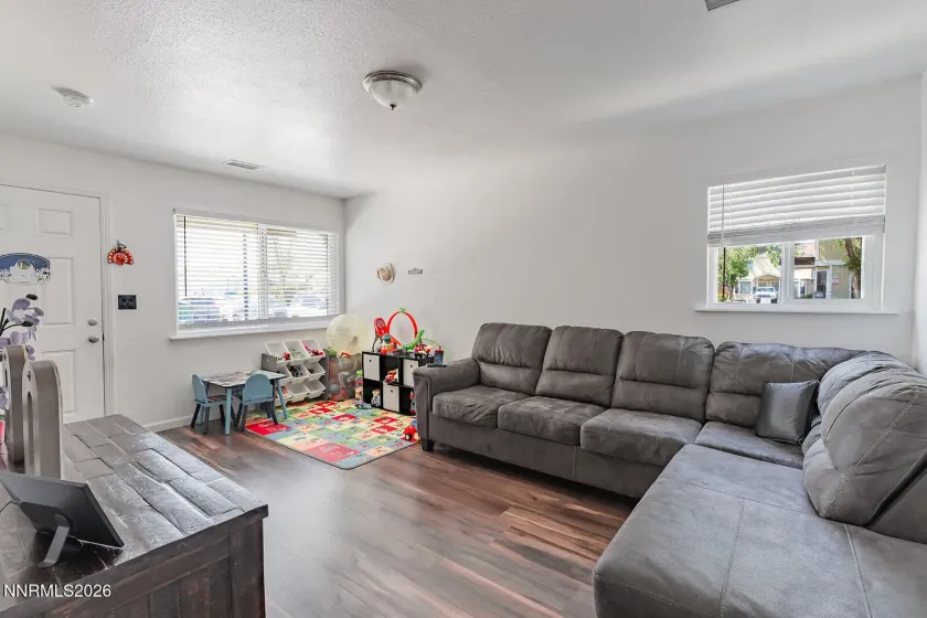 330 Broadway, Reno, Nevada 89502, 3 Bedrooms Bedrooms, ,3 BathroomsBathrooms,Residential Income,Residential,Broadway,0,260008423