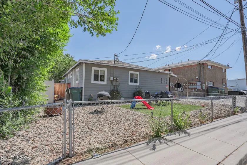 330 Broadway, Reno, Nevada 89502, 3 Bedrooms Bedrooms, ,3 BathroomsBathrooms,Residential Income,Residential,Broadway,0,260008423