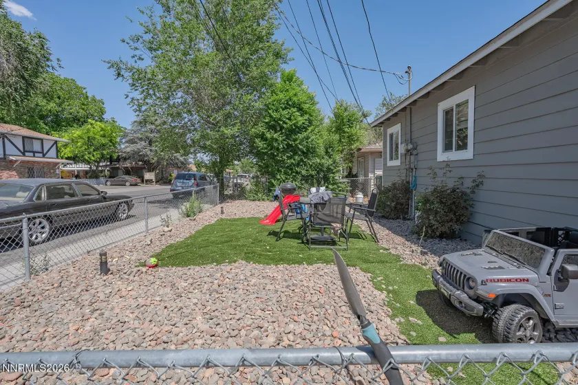 330 Broadway, Reno, Nevada 89502, 3 Bedrooms Bedrooms, ,3 BathroomsBathrooms,Residential Income,Residential,Broadway,0,260008423