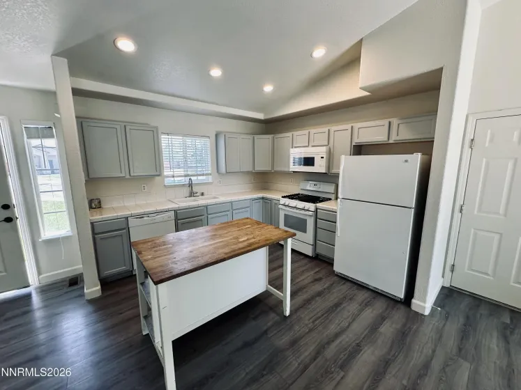 1952 Three Iron, Fernley, Nevada 89408, 3 Bedrooms Bedrooms, ,2 BathroomsBathrooms,Residential,Residential,Three Iron,0,260008427