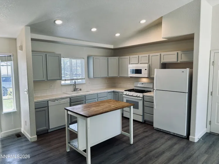 1952 Three Iron, Fernley, Nevada 89408, 3 Bedrooms Bedrooms, ,2 BathroomsBathrooms,Residential,Residential,Three Iron,0,260008427