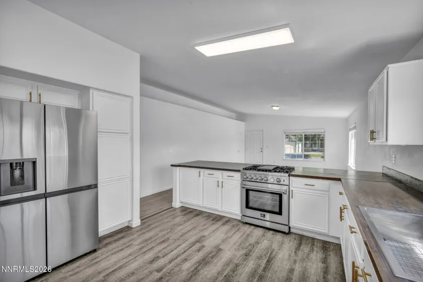 17704 Georgetown, Reno, Nevada 89508, 3 Bedrooms Bedrooms, ,2 BathroomsBathrooms,Residential,Residential,Georgetown,0,260008441