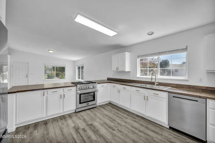 17704 Georgetown, Reno, Nevada 89508, 3 Bedrooms Bedrooms, ,2 BathroomsBathrooms,Residential,Residential,Georgetown,0,260008441