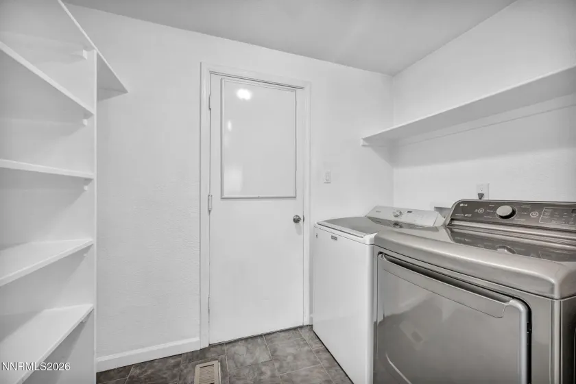 801 York, Sparks, Nevada 89434, 2 Bedrooms Bedrooms, ,2 BathroomsBathrooms,Residential,Residential,York,0,260008456