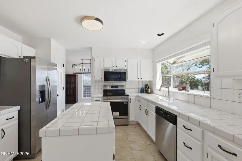 4566 Canyon Ridge, Reno, Nevada 89523, 4 Bedrooms Bedrooms, ,3 BathroomsBathrooms,Residential,Residential,Canyon Ridge,0,260008457