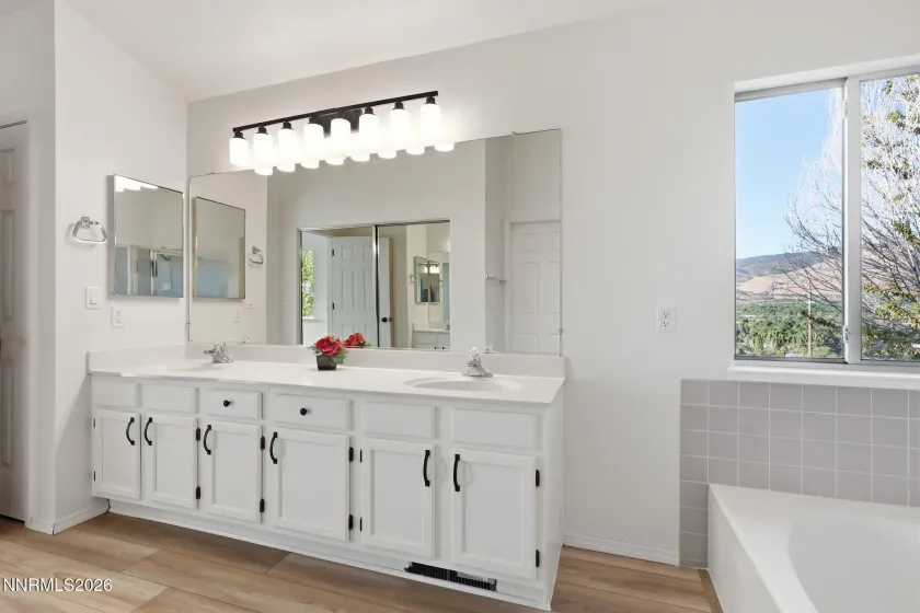 4566 Canyon Ridge, Reno, Nevada 89523, 4 Bedrooms Bedrooms, ,3 BathroomsBathrooms,Residential,Residential,Canyon Ridge,0,260008457