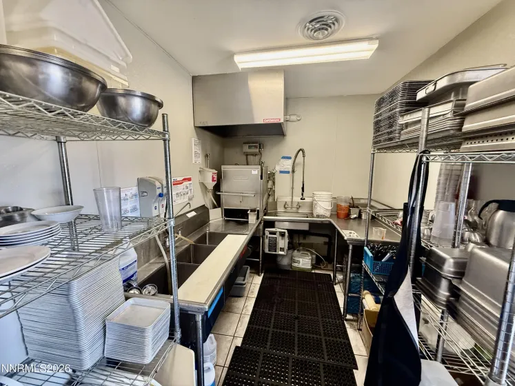 870 Broad, Battle Mountain, Nevada 89820, ,Commercial Sale,Residential,Broad,0,260008460