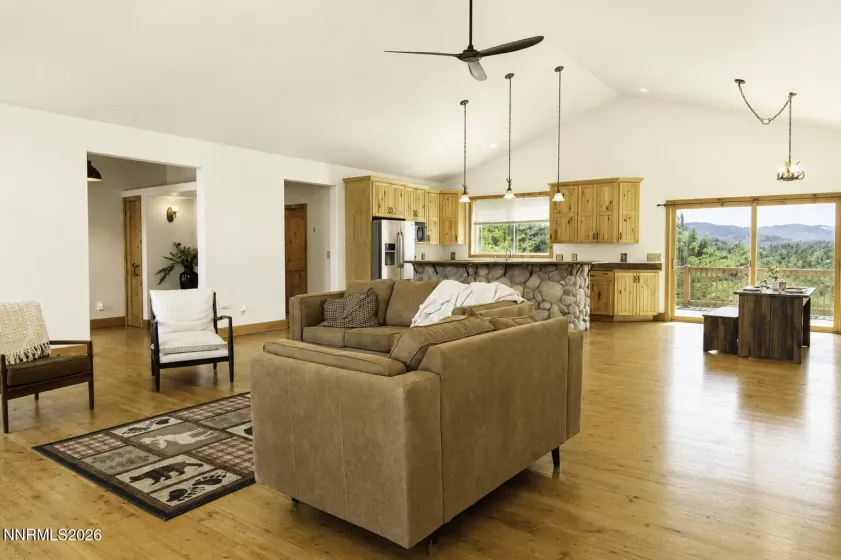 2000 Lousetown, Reno, Nevada 89521, 3 Bedrooms Bedrooms, ,2 BathroomsBathrooms,Residential,Residential,Lousetown,0,260008463