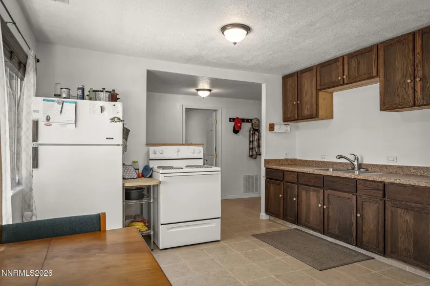 601 12th, Sparks, Nevada 89431, 1 Bedroom Bedrooms, ,1 BathroomBathrooms,Residential,Residential,12th,0,260008464