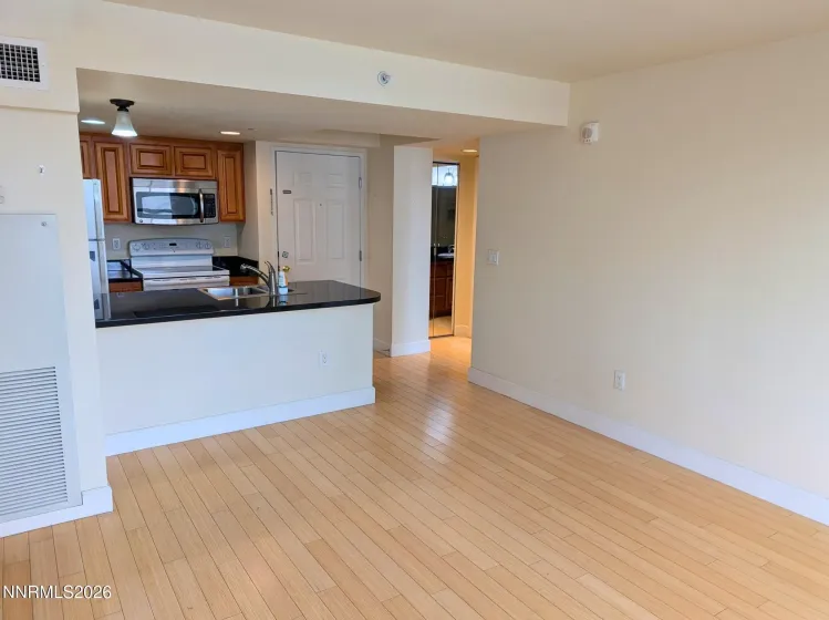 450 Arlington, Reno, Nevada 89503, 1 Bedroom Bedrooms, ,1 BathroomBathrooms,Residential,Residential,Arlington,0,260001392
