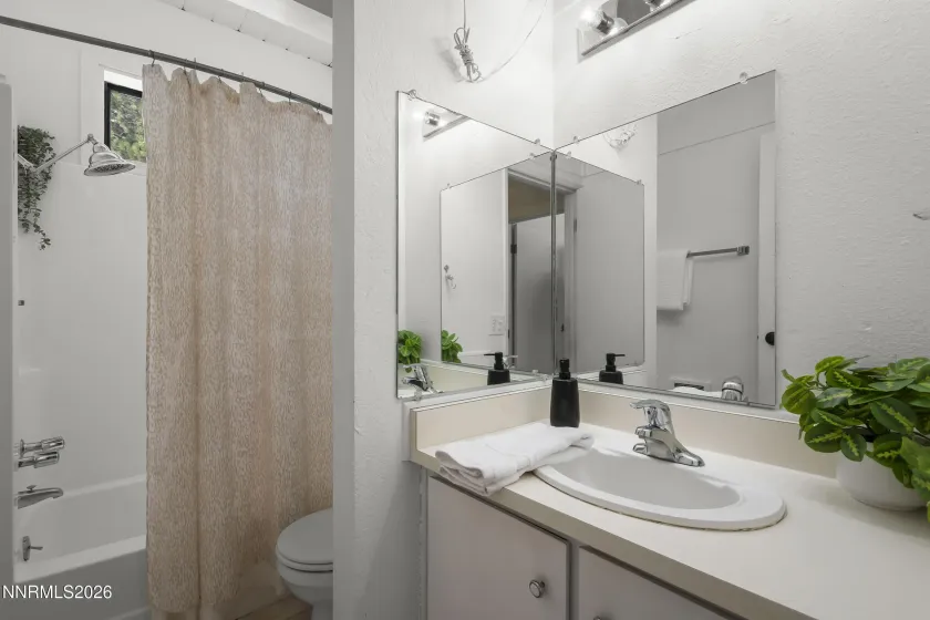 810 Alder, Incline Village, Nevada 89451, 2 Bedrooms Bedrooms, ,2 BathroomsBathrooms,Residential,Residential,Alder,0,260008487