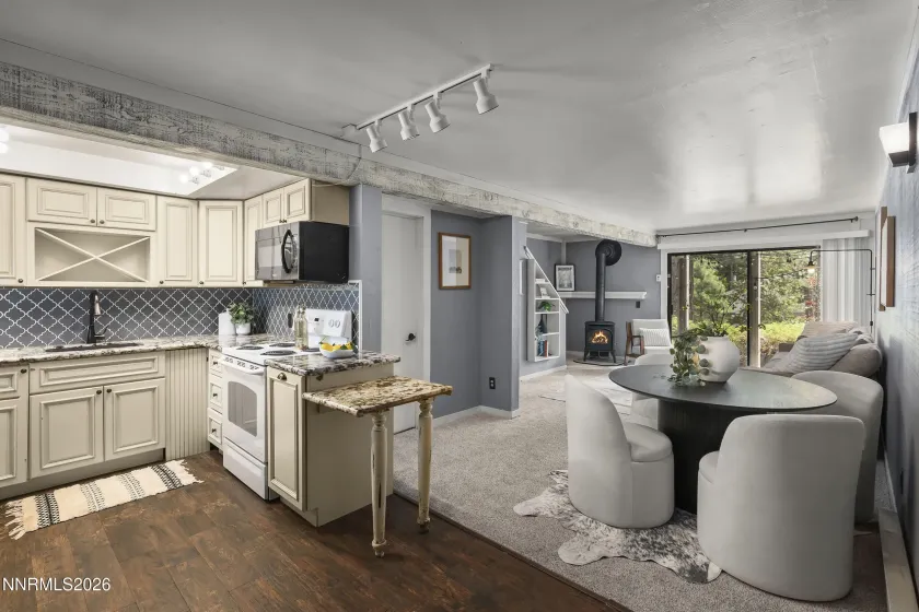 810 Alder, Incline Village, Nevada 89451, 2 Bedrooms Bedrooms, ,2 BathroomsBathrooms,Residential,Residential,Alder,0,260008487