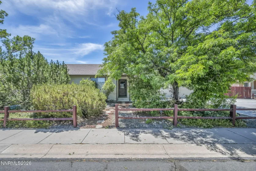 692 Lassen, Gardnerville, Nevada 89460, 4 Bedrooms Bedrooms, ,2 BathroomsBathrooms,Residential,Residential,Lassen,0,260008493
