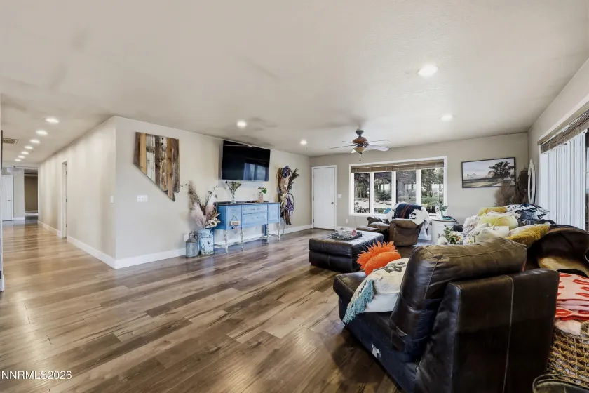 2025 Cushman, Fallon, Nevada 89406, 4 Bedrooms Bedrooms, ,3 BathroomsBathrooms,Residential,Residential,Cushman,0,260008504
