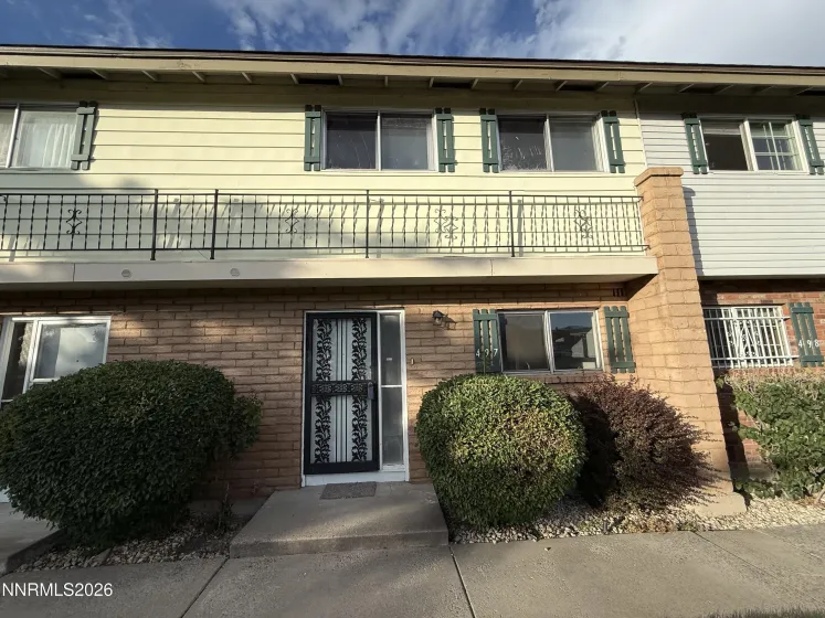 497 Smithridge, Reno, Nevada 89502, 2 Bedrooms Bedrooms, ,2 BathroomsBathrooms,Residential,Residential,Smithridge,0,260008532
